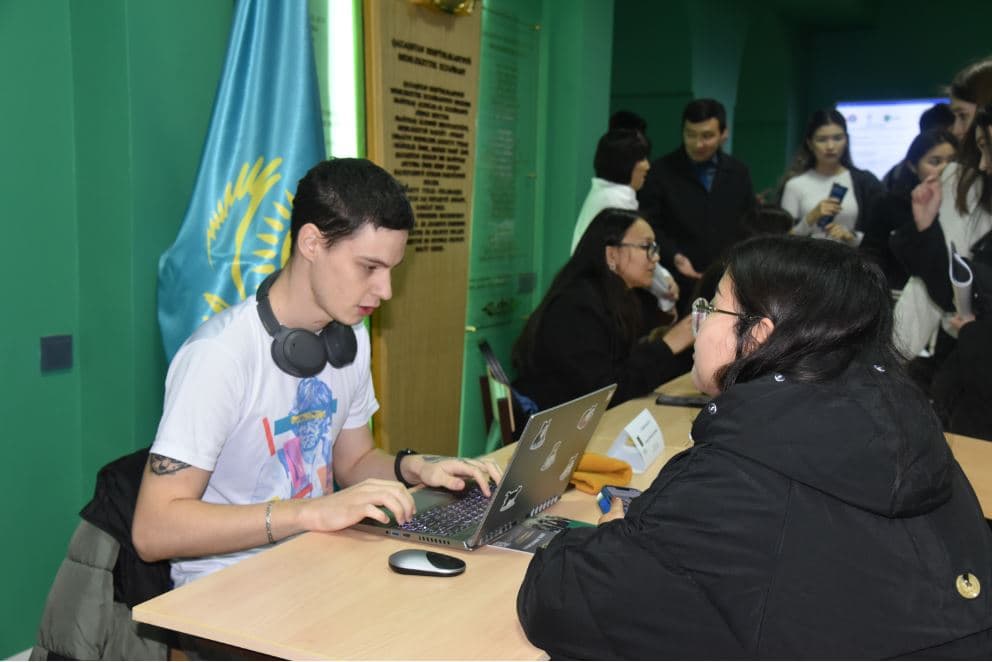ESIL UNIVERSITY-де жастарға арналған бос жұмыс орындары жәрмеңкесі өтті