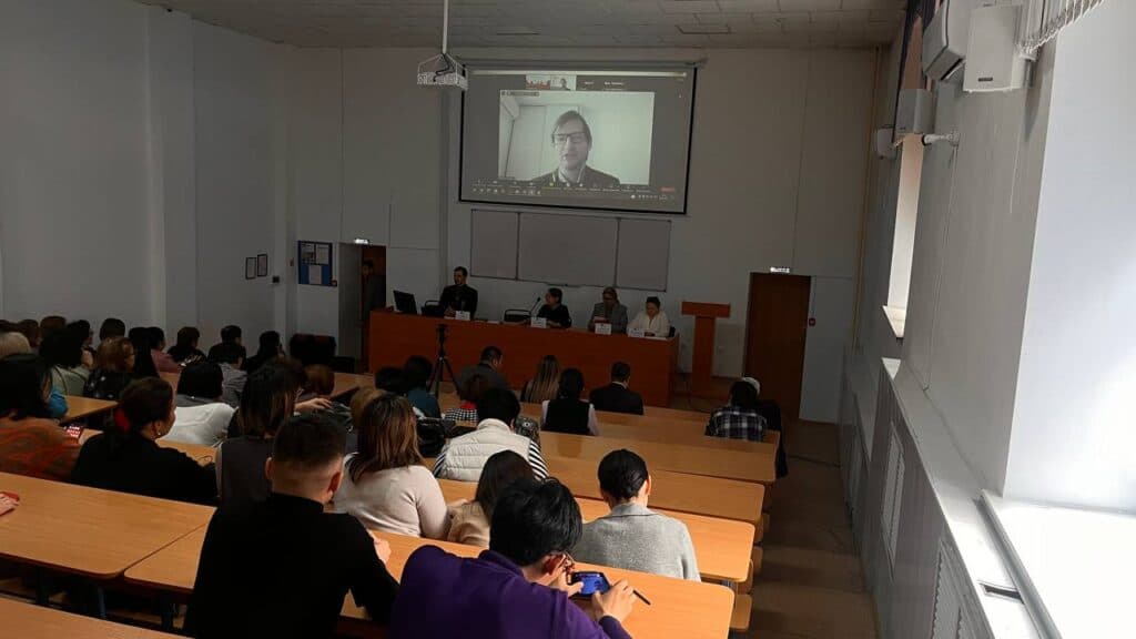 Esil University 举办国际教学方法会议