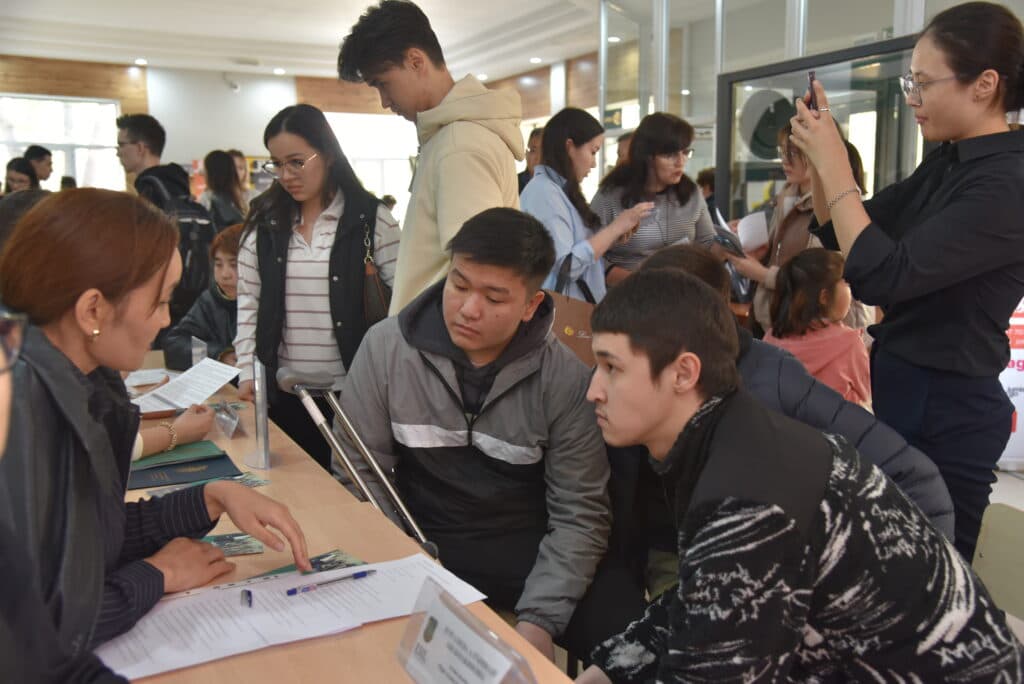 Esil University 青年招聘会落幕