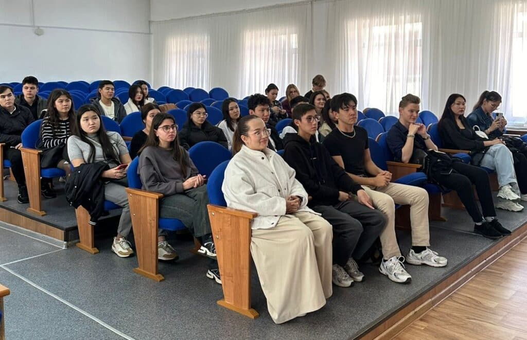 Новый Омбудсмен Университета: Встреча с Председателем Альянса Студентов Астаны