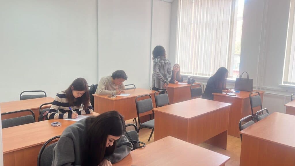 新方向：「旅游」教育项目的英语多语种教学。