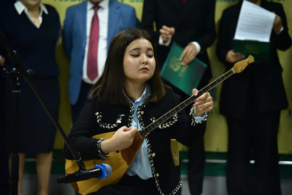 Esil University Білім күнін салтанатты іс-шарамен атап өтті