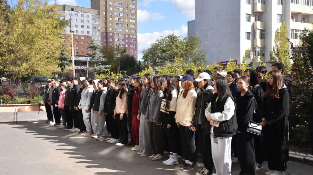 「主动型旅游的技术与战术」接力赛在 Esil University 举行:学生检验了自己的技能与团队精神