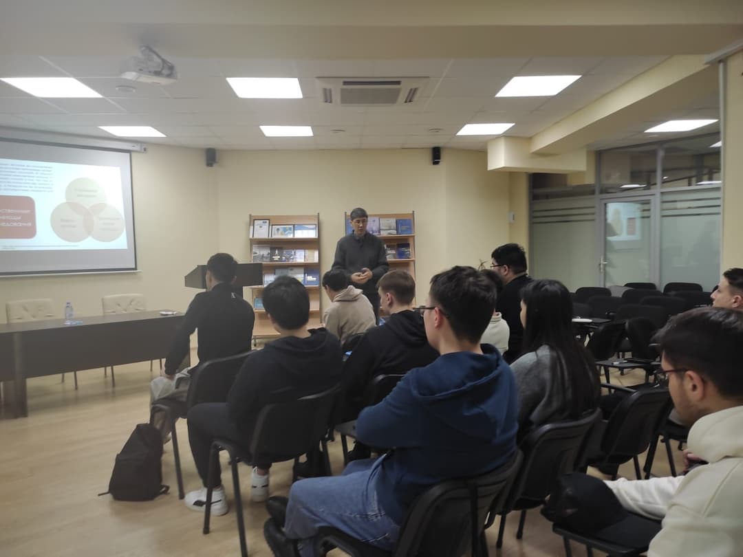 Esil University 管理学教研室举办客座讲座