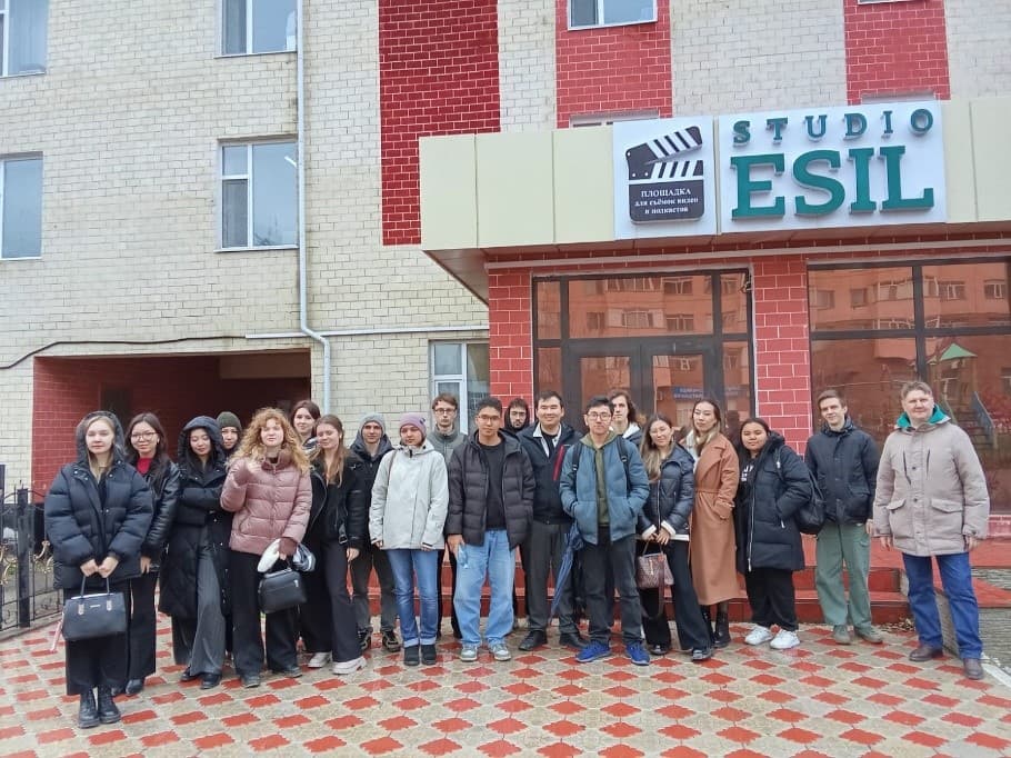 An Off-Site Class for Second-Year Students on ‘Management: From Theory to Real Production’