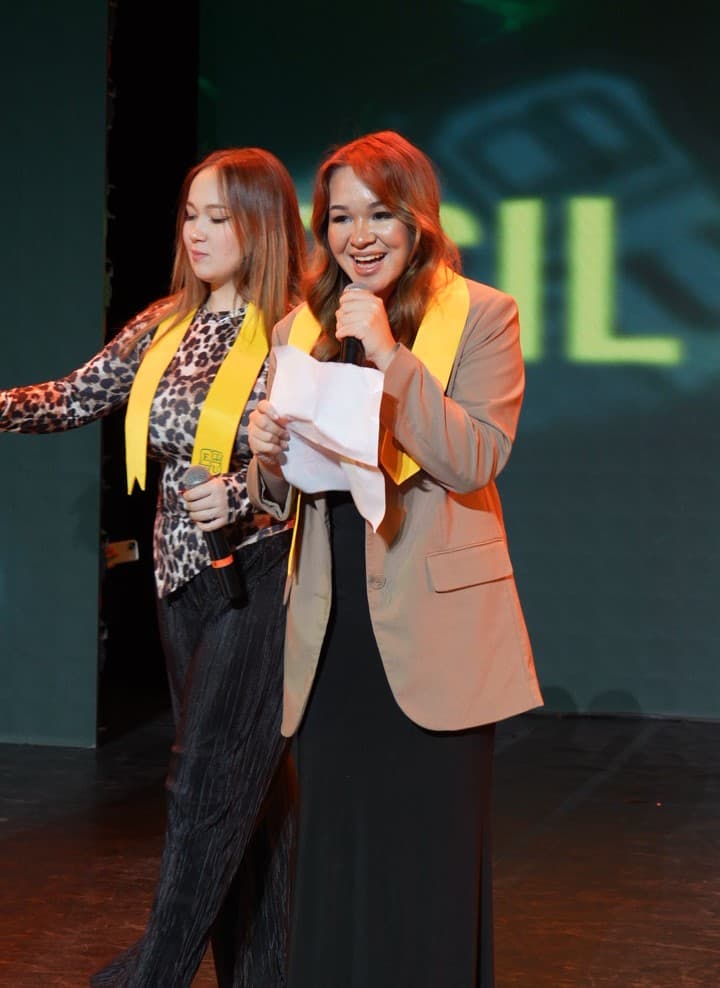 Esil University 在 Zhastar 宫举办「新生入学典礼」