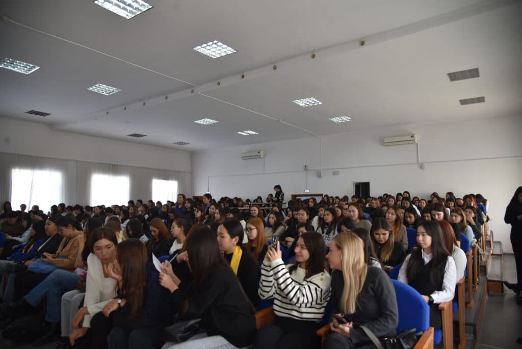 Esil University 举办生殖健康培训