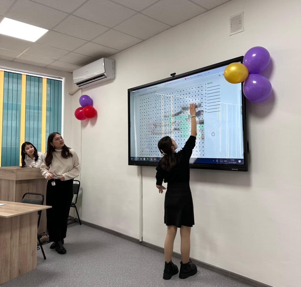 金融教研室举办智力游戏