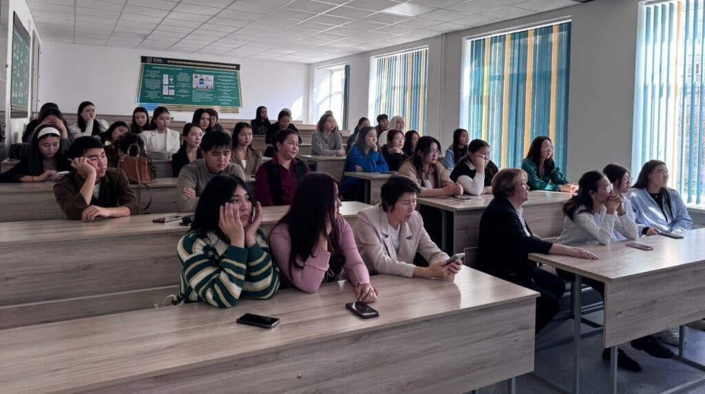 A GUEST LECTURE ON SOCIAL WORK WAS HELD AT ESIL UNIVERSITY