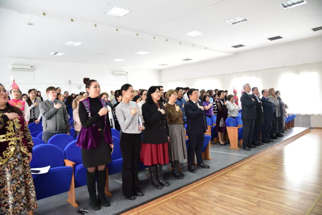 Esil University 举办纪念独立日的节日音乐会