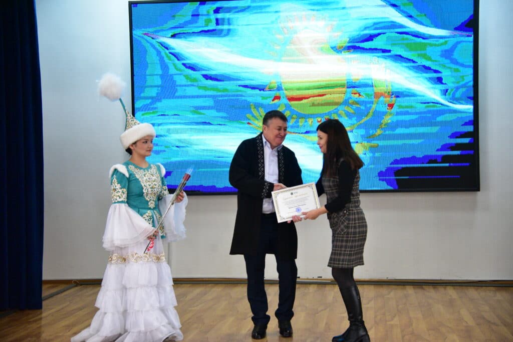 Esil University 举办纪念独立日的节日音乐会