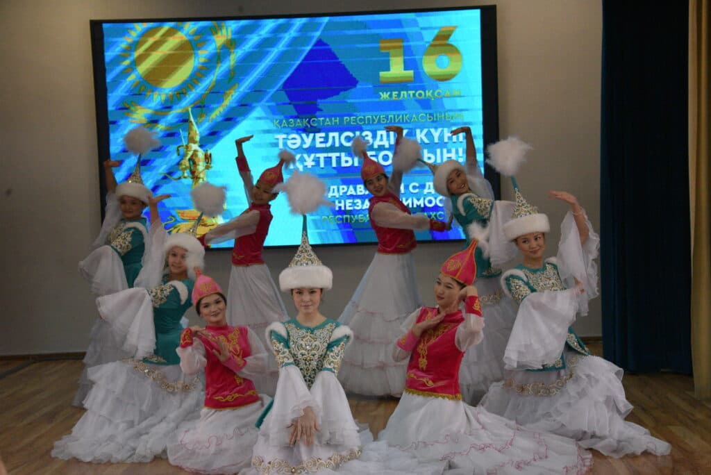Esil University 举办纪念独立日的节日音乐会