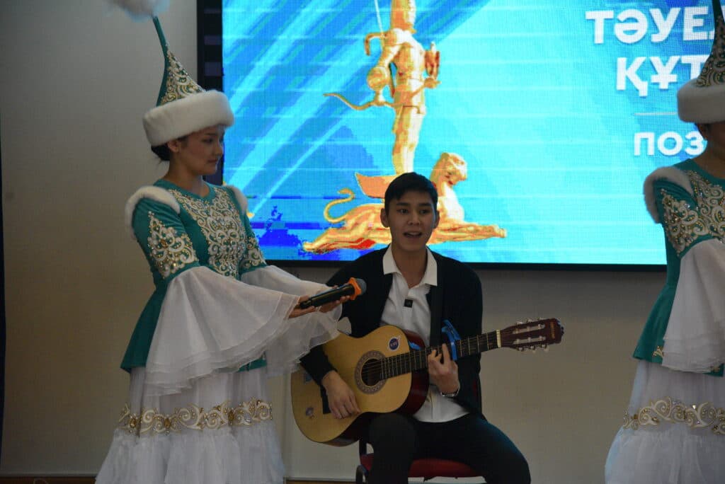 Esil University 举办纪念独立日的节日音乐会