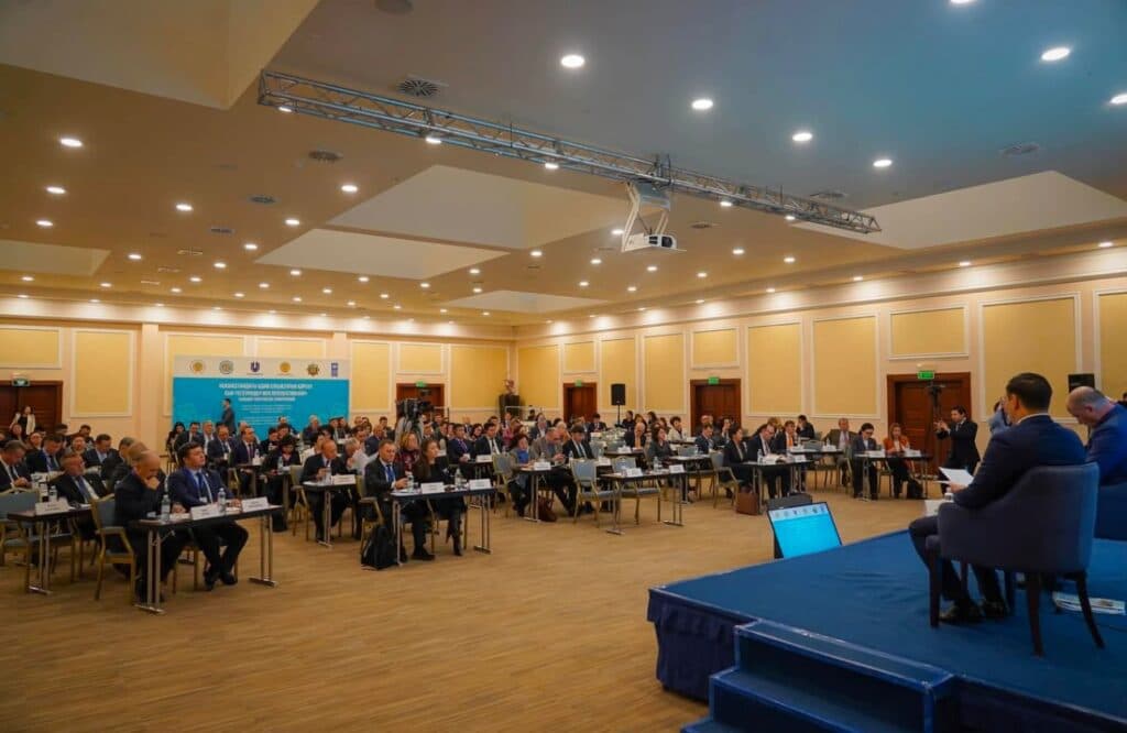 «Әлеуметтік жұмыс және туризм» кафедрасының ПОҚ Адам құқықтарының жалпыға бірдей декларациясы қабылданған күнге орай «Қазақстанда адам құқықтарын қорғау: сын-қатерлер мен перспективалар» ғылыми-практикалық конференциясына қатысты