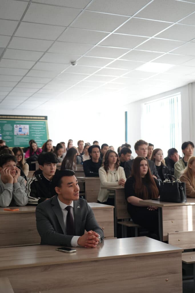 DUTCH AMBASSADOR NICO SCHERMERS VISITED ESIL UNIVERSITY