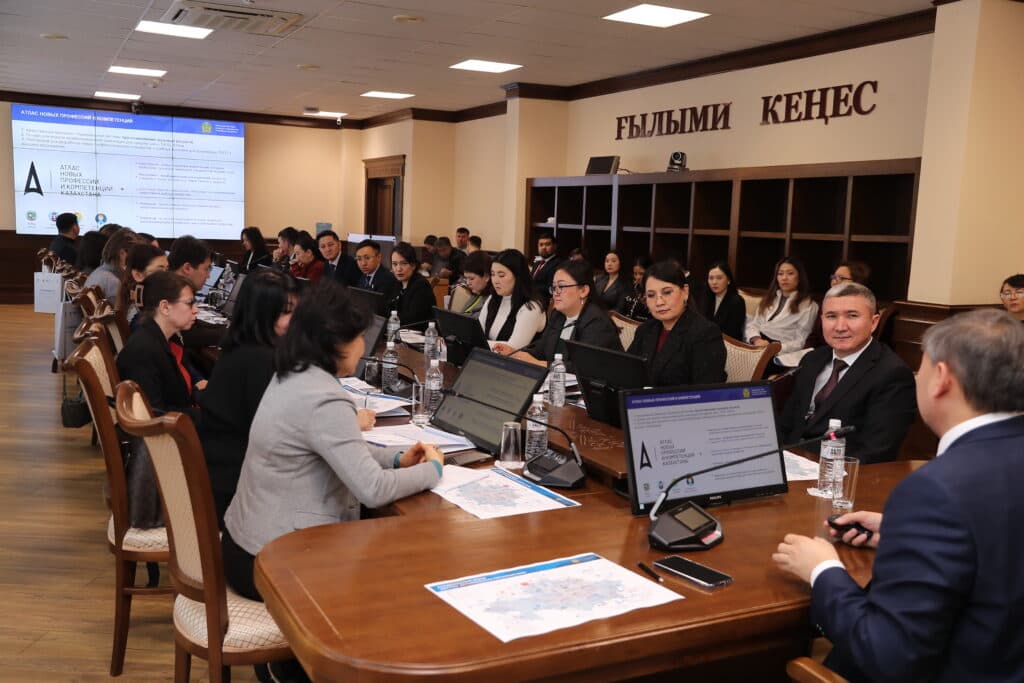 Esil University’s PR Service at the ‘UniMediaX25’ Seminar