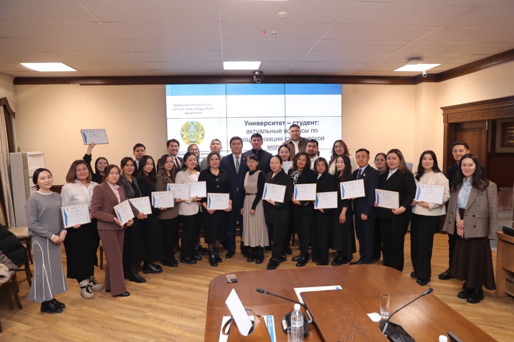 Esil University’s PR Service at the ‘UniMediaX25’ Seminar