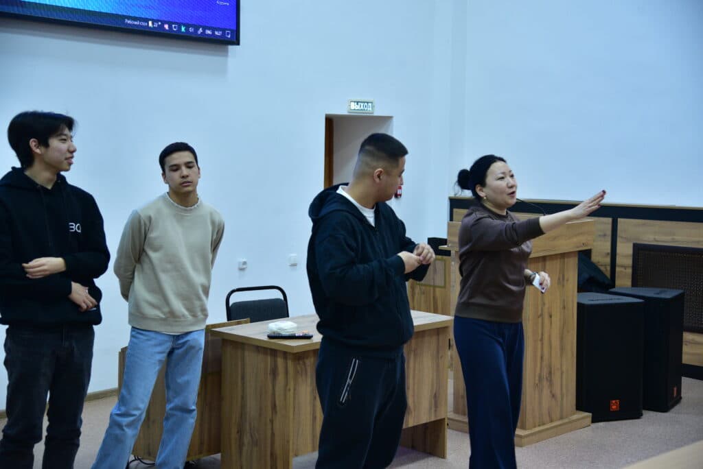 Esil University студенттерінің «Астана Клиник» өкілдерімен кездесуі