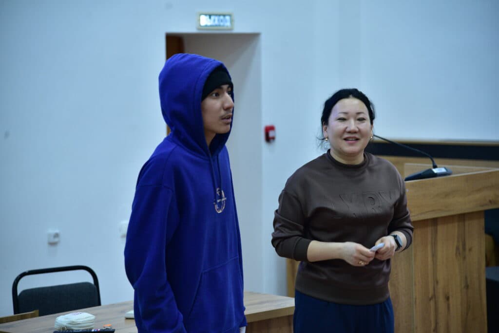 Esil University студенттерінің «Астана Клиник» өкілдерімен кездесуі