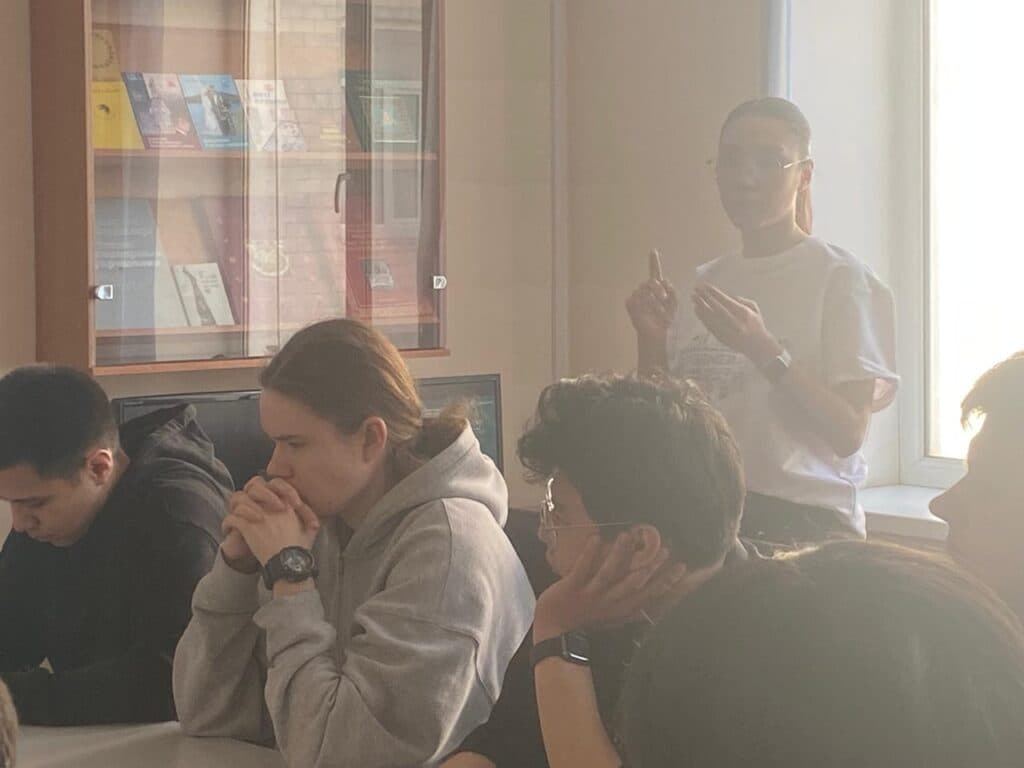 招聘官胜任力：Esil University 学生参加研讨会
