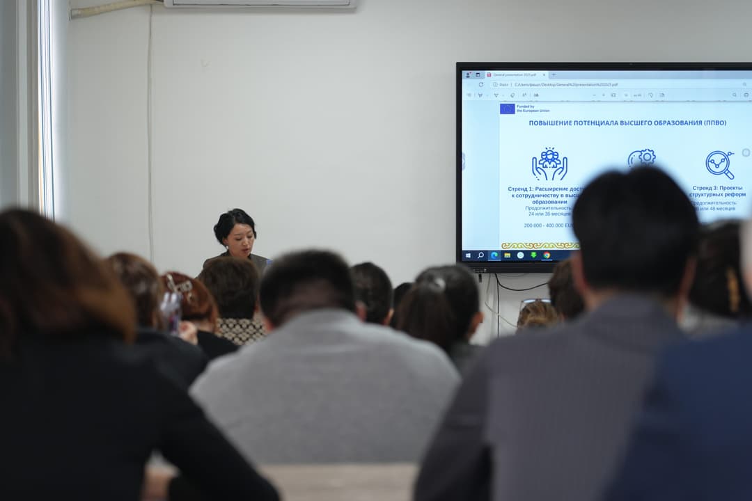 哈萨克斯坦 Erasmus 办公室代表访问 Esil University