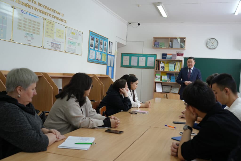 Студенттер «IQ AUDIT» жетекшісінің дәрісін тыңдады