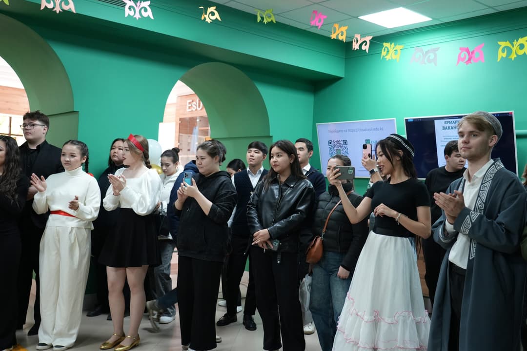 Esil University студенттері Қазақстан халқының Бірлігі күнін мерекемен атап өтті