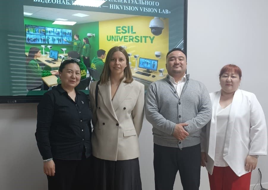 Esil University 与 Barlau Global Distribution 公司签署谅解备忘录