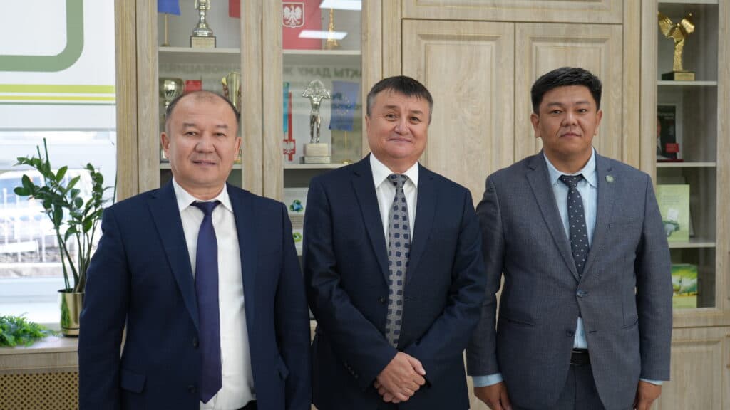 Esil University Signed a Memorandum with the Kyrgyz National University