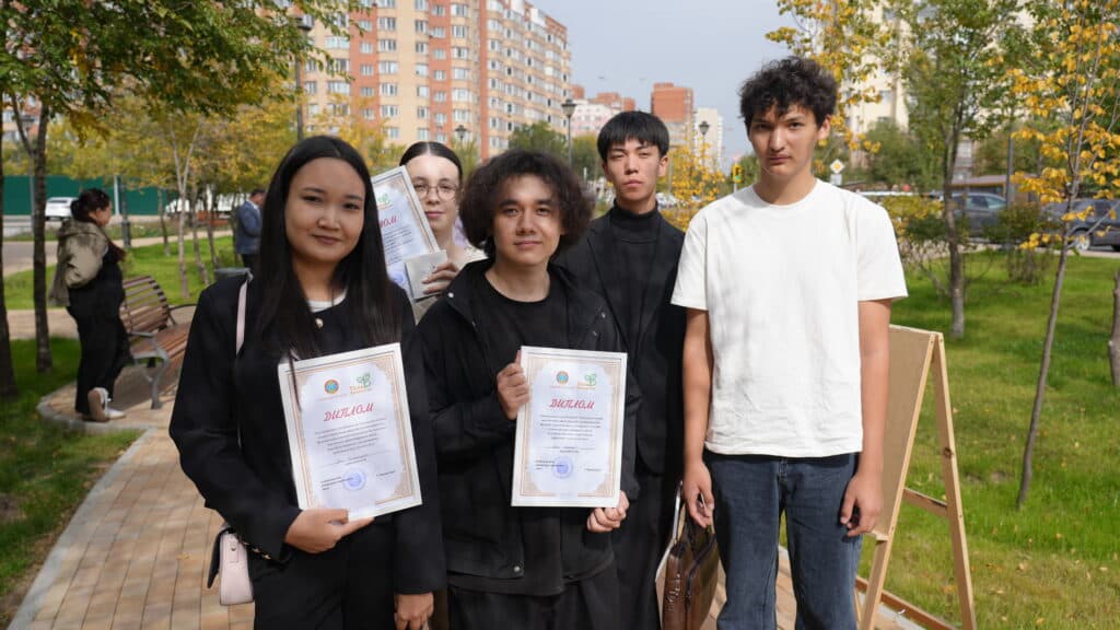 Esil University 学生位列「Taza Qazaqstan」佼佼者之中