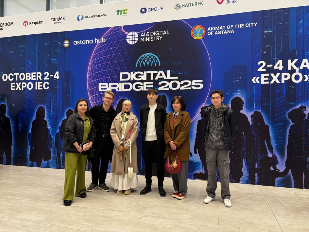 World Economy Students Visited the Digital Bridge 2025 Exhibition