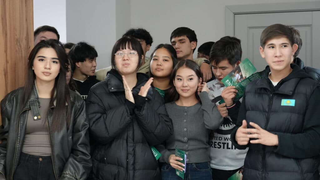 Қарағанды қаласының оқушылары Esil University-ге барды