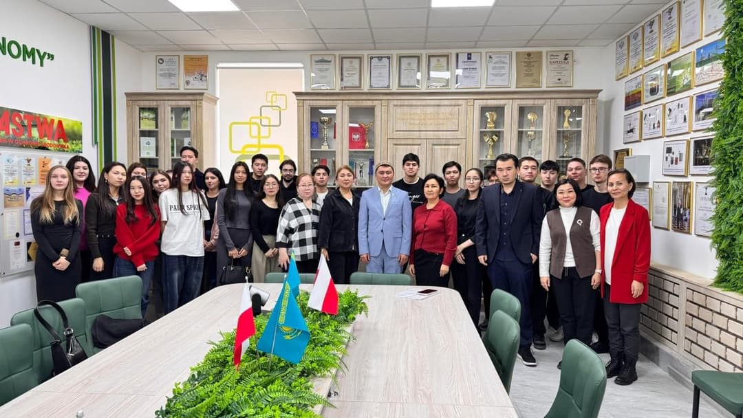 Improving Financial Literacy: A Meeting Featuring a Mazhilis Deputy