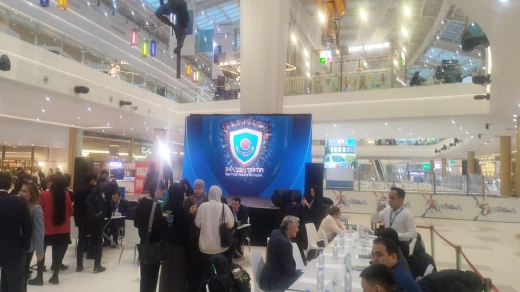 Esil University Students Took Part in the ‘Legal Pharmacy’ Campaign