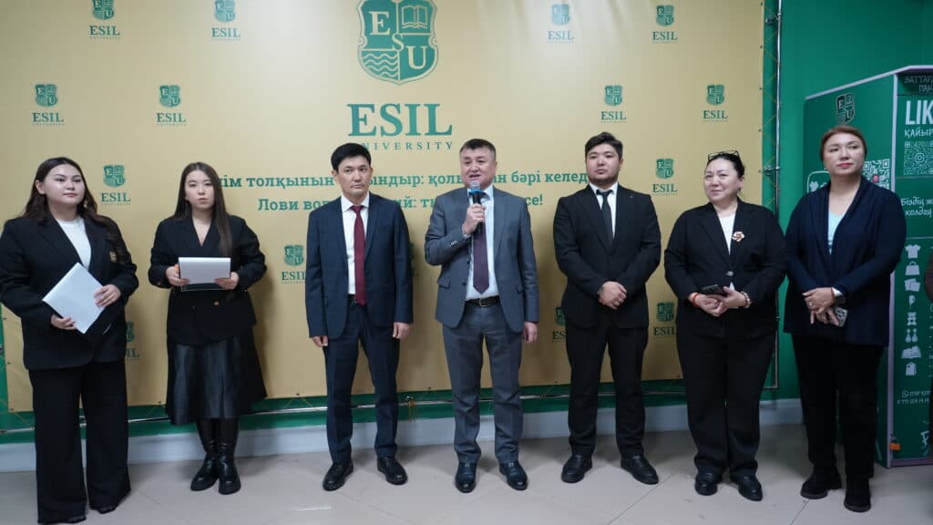 Esil University 举办年度招聘会
