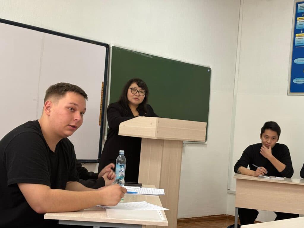 Esil University-де «ҚҚС 16%: мүмкіндіктер ме әлде қиындықтар ма?» дебат турнирі өтті