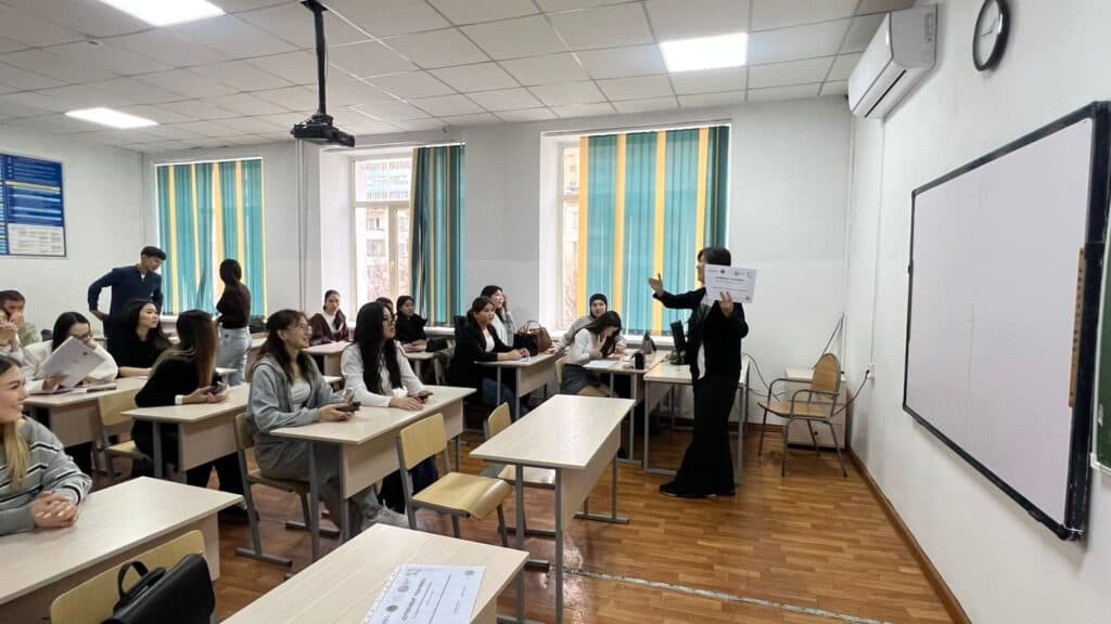 Esil University-де академиялық адалдық мәдениетін қалыптастыру тақырыбында кураторлық сағат өткізілді