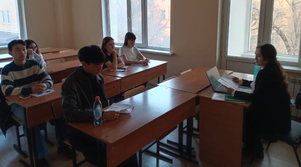 Кураторский час о важности академической честности для студентов 4 курса «Экономики»