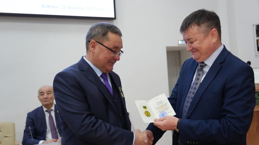 Esil University-де профессор Б. Бөлеулиевтің 60 жылдығына орай халықаралық конференция өтті