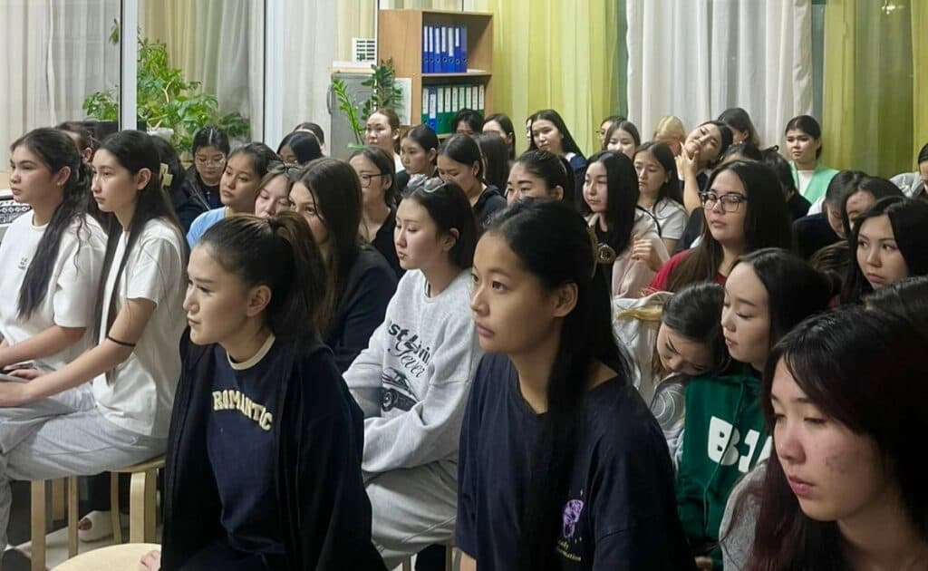 Esil University 提醒学生遵守诚信考试规则