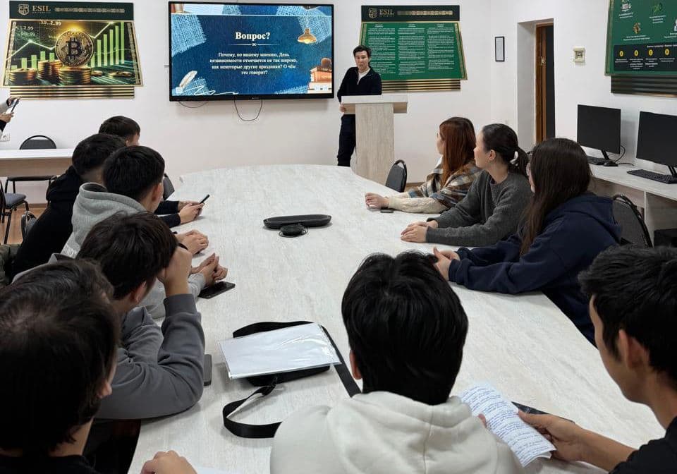Тәуелсіздік күніне орай кураторлық сағат өтті