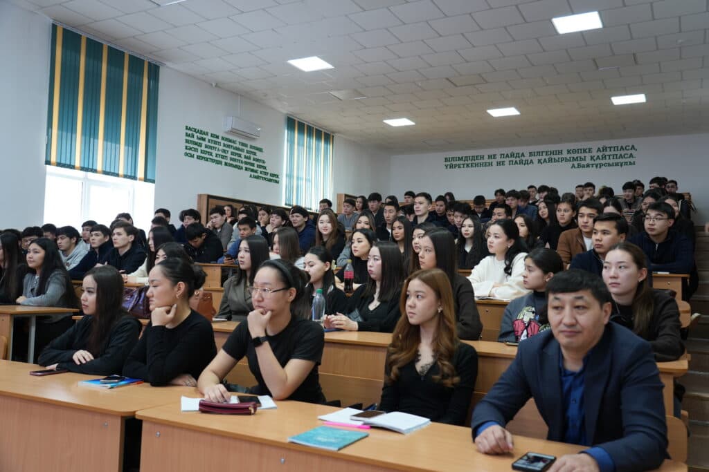 Студенттерге сталкинг пен есірткі қылмысының алдын алу бойынша дәріс оқылды