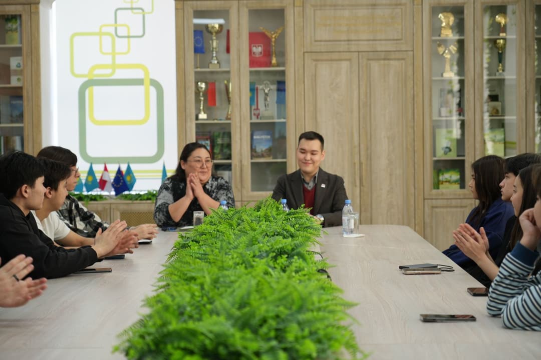 Esil University 学生探讨宪法修订