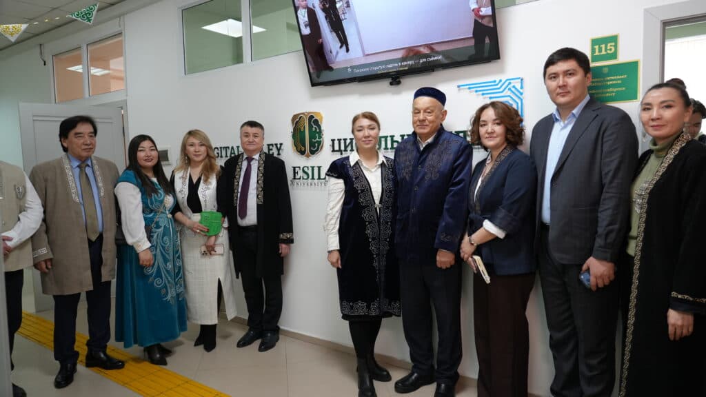 Esil University 开设数字长廊与人工智能实验室