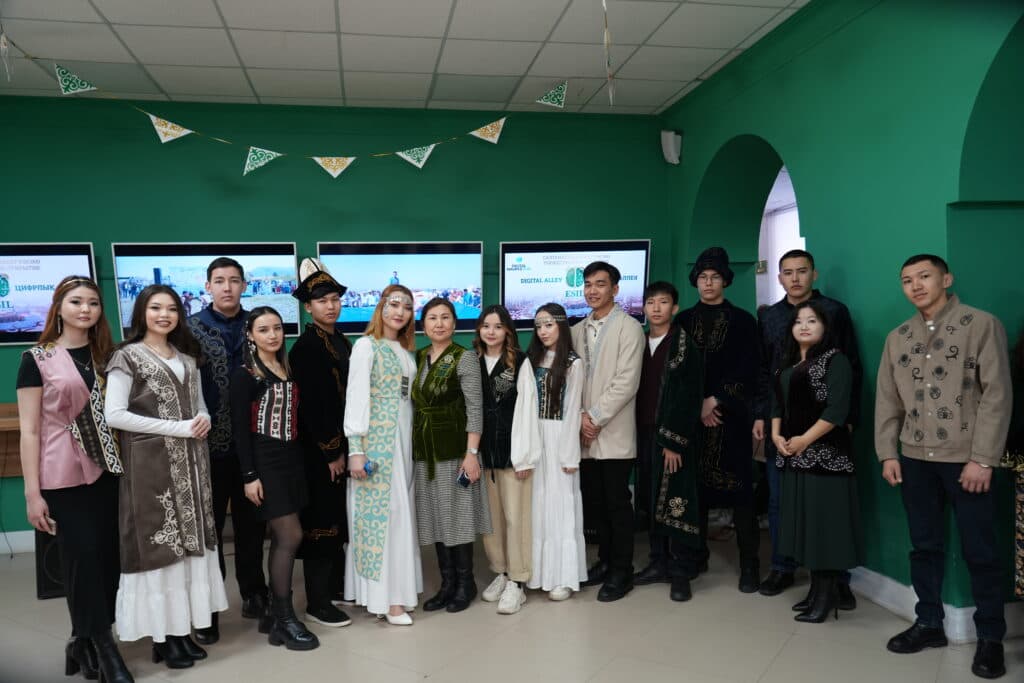 «Ұлттық киім – ұлт айнасы»: на кафедре «Финансы» прошло тематическое мероприятие