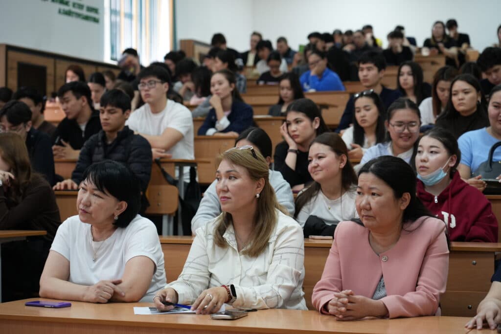 Esil University-де «Әлеуметтік кәсіпкерлік — жаңа үрдіс ретінде» тақырыбында қонақ дәріс өтті