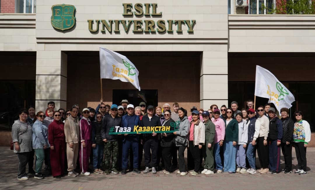 Esil University 参加全市义务劳动日活动