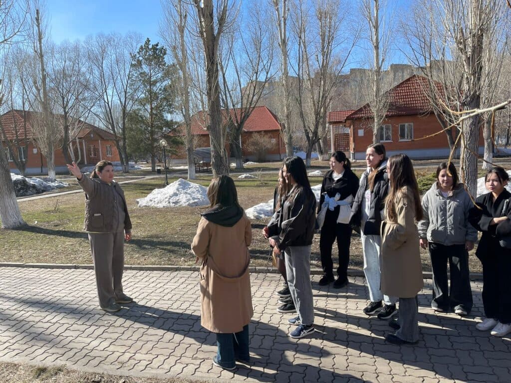 Совместный кураторский час со студентами кафедры «Право» Esil University в детской деревне Астана «SOS»