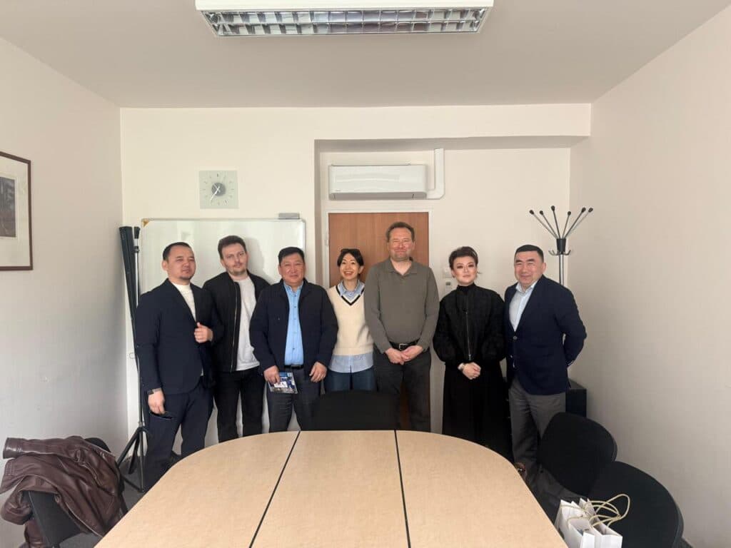 ESIL University 国际商学院学生在 Eurasian Academy（斯洛伐克布拉迪斯拉发）完成实习