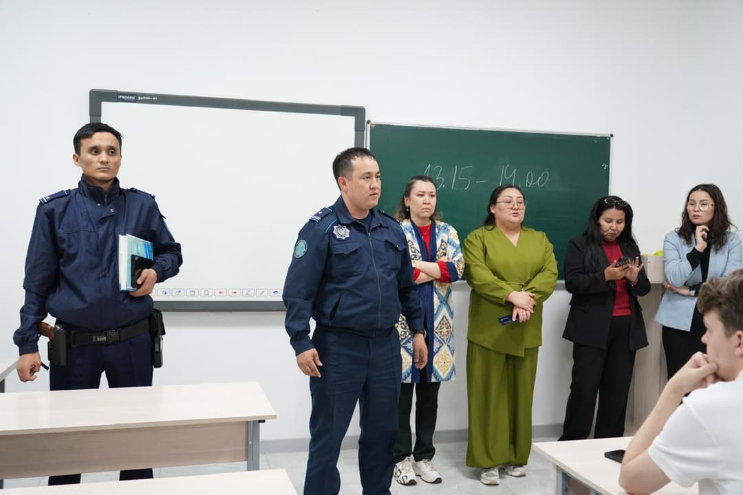 Esil University 讨论青年违法行为的预防问题